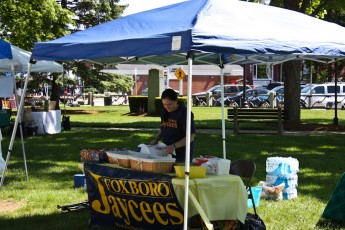 2012-jaycee-vendor-fair-02.jpg