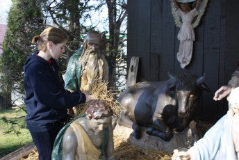 2011-christmas-nativity-10