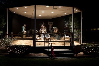 2012-nativity-setup-101