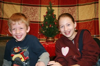 2010-kids-christmas-party-136